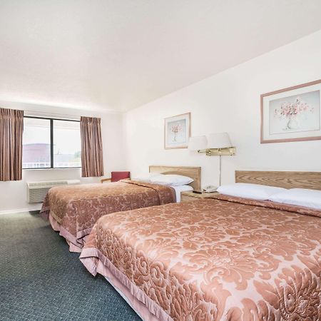 Super 8 By Wyndham Phoenix Metro North Bagian luar foto