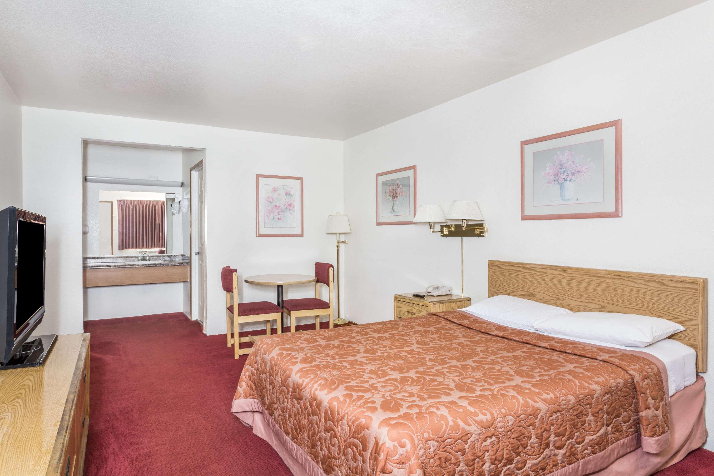 Super 8 By Wyndham Phoenix Metro North Bagian luar foto
