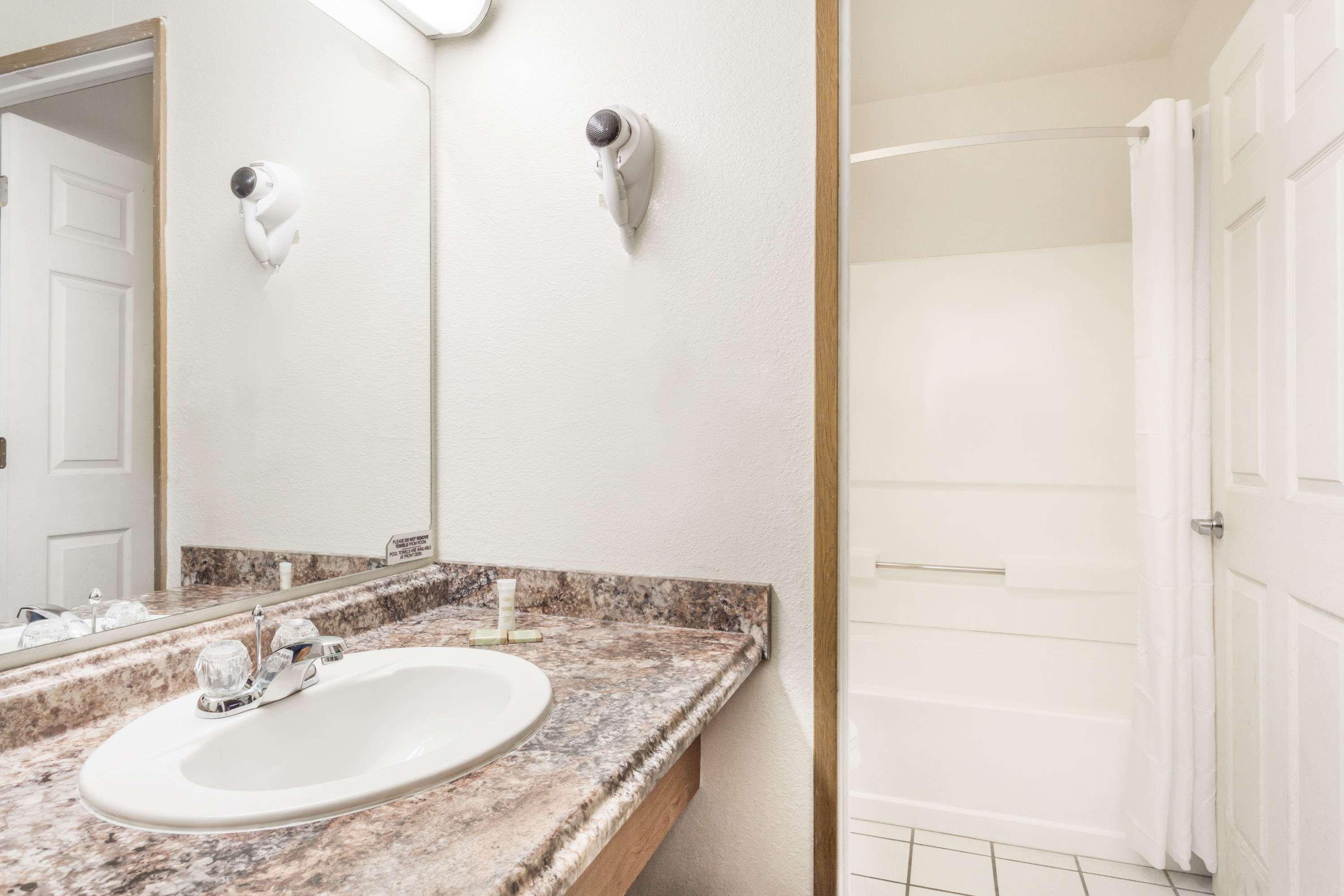 Super 8 By Wyndham Phoenix Metro North Bagian luar foto
