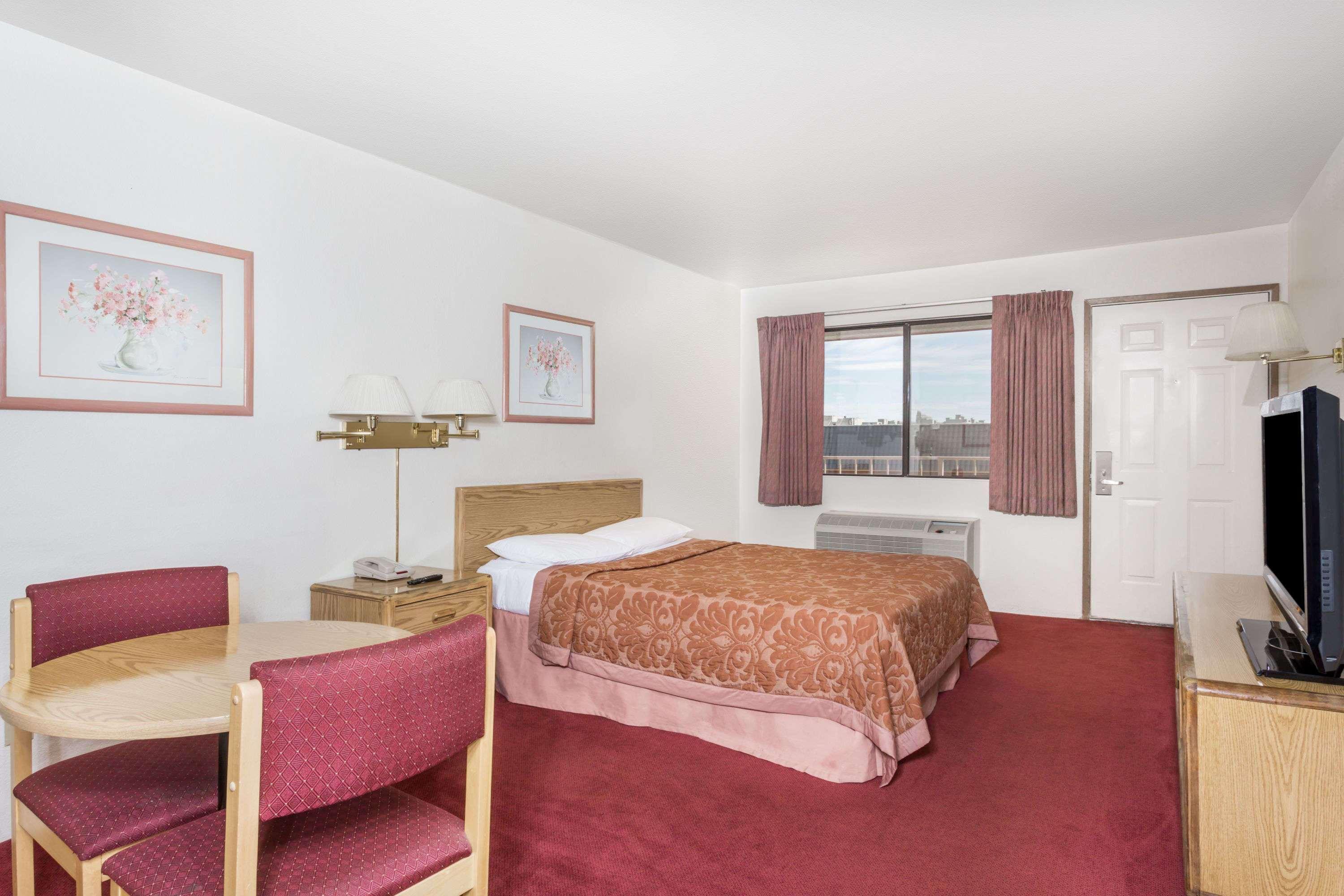 Super 8 By Wyndham Phoenix Metro North Bagian luar foto