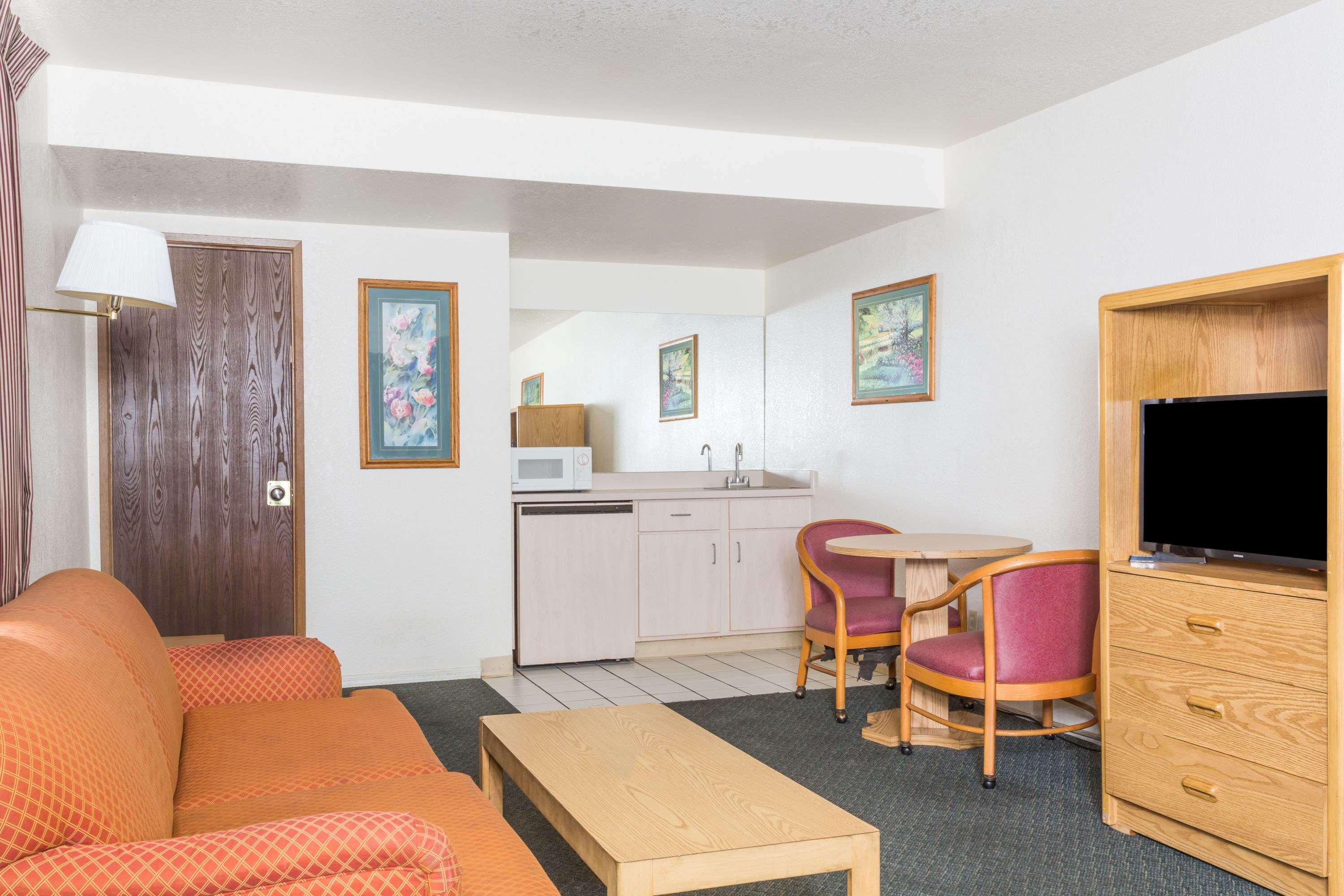 Super 8 By Wyndham Phoenix Metro North Bagian luar foto