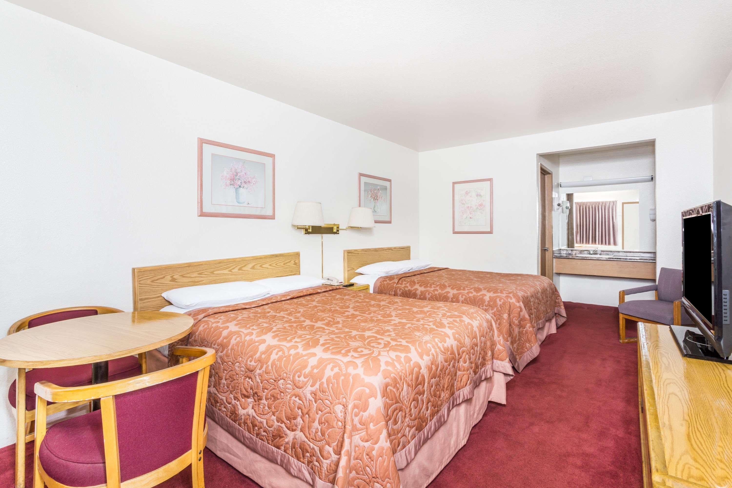 Super 8 By Wyndham Phoenix Metro North Bagian luar foto